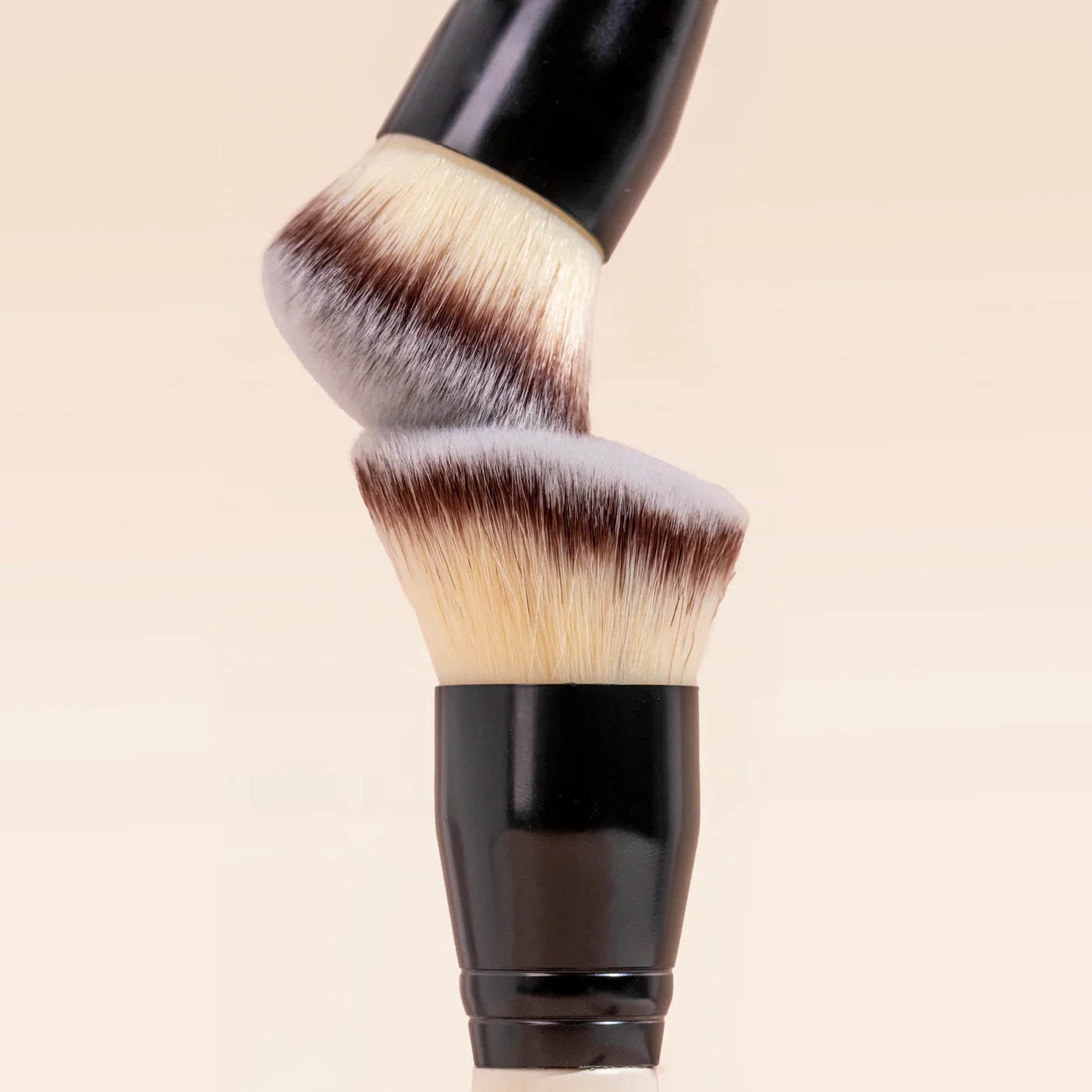BPerfect x Annalivia - Mini Empress - Cheek &amp; Contour Brush